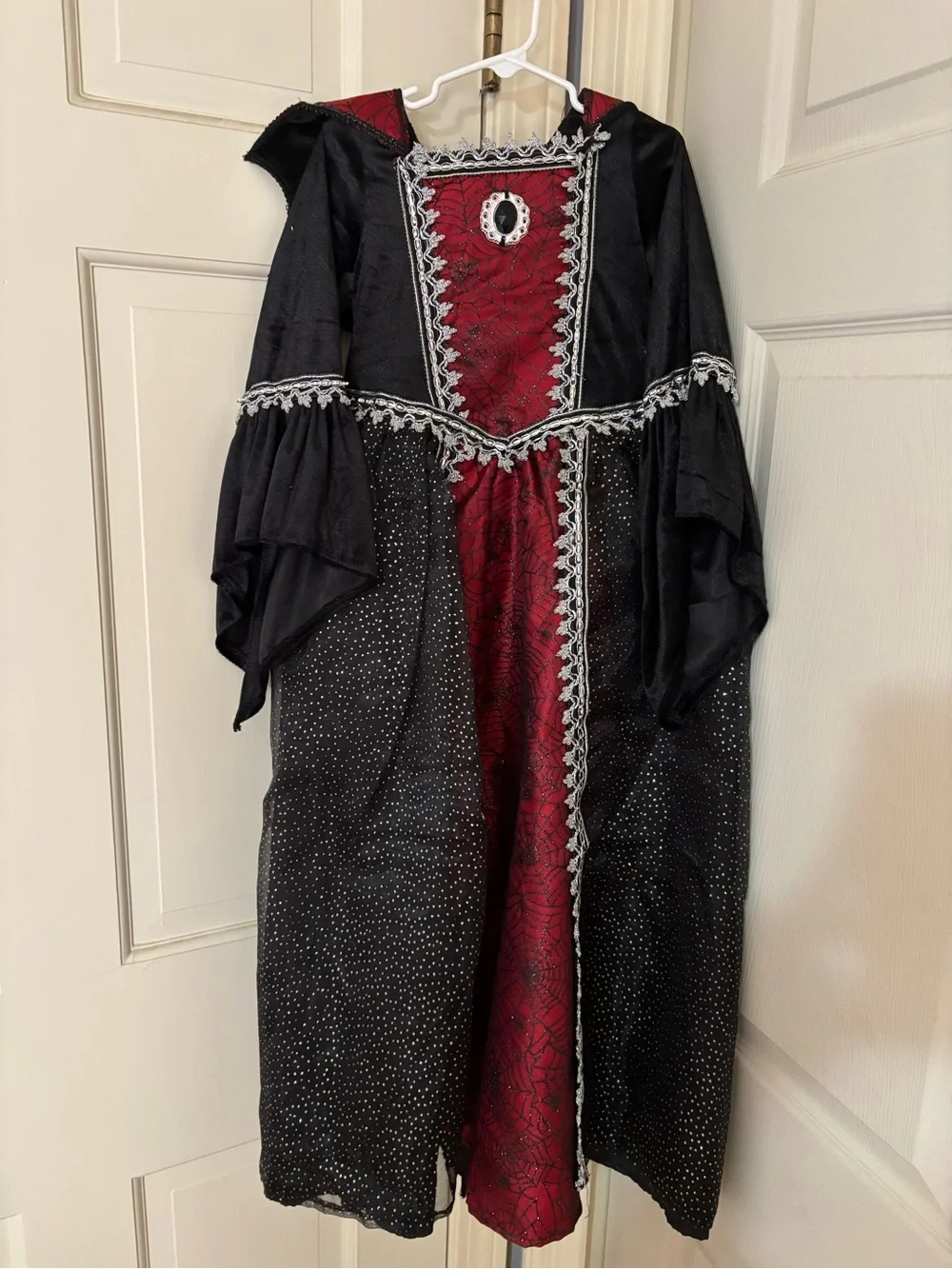 Cracker Barrel Vampire Queen Girl Costume size 6/8